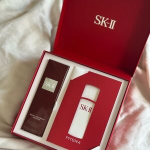 SK-II Red Facial Treatment Essence Gift Set - Red